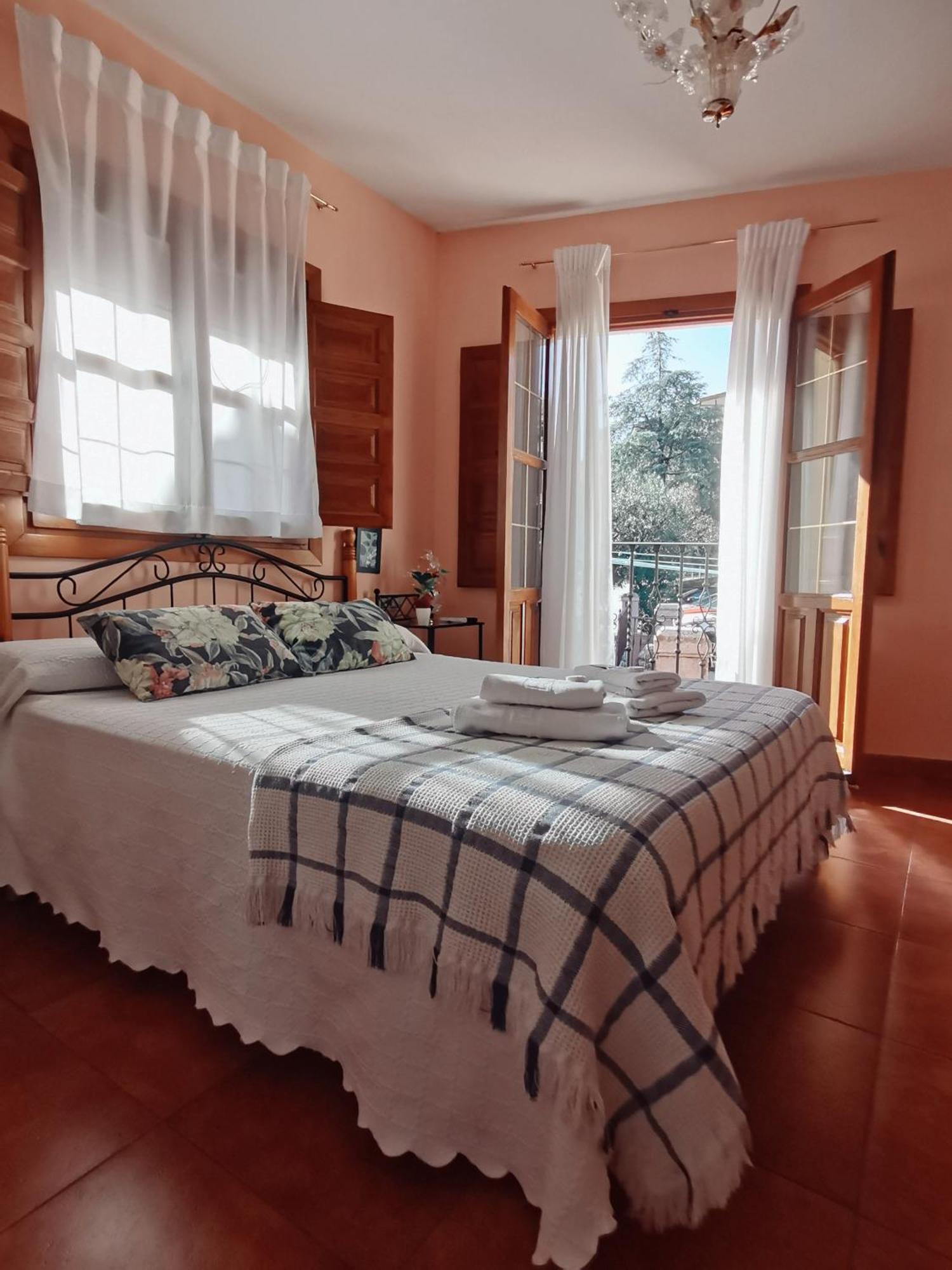 Double Room with Balcony,1516217020:JPEG